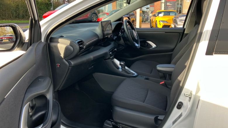 Toyota Yaris 1.5 Hybrid Icon 5dr CVT Hybrid Hatchback